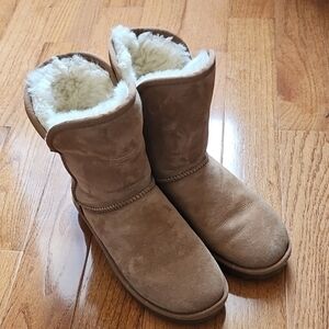 Women's Tan Shearling Boots